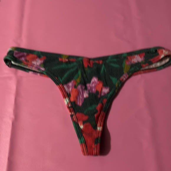Victoria’s Secret panties - Picture 10 of 12